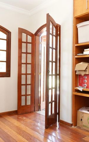 Casa à venda com 240m², 5 quartos e 2 vagas Casa à venda com 240m², 5 quartos e 2 vagasSuíte 3