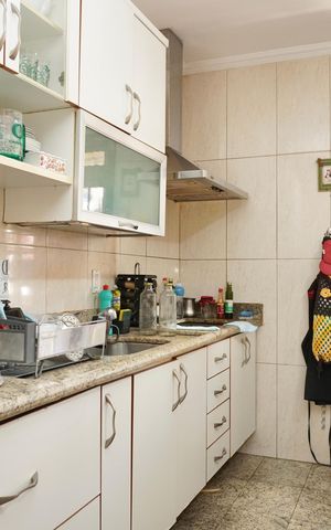 Casa à venda com 240m², 5 quartos e 2 vagas Casa à venda com 240m², 5 quartos e 2 vagasCozinha