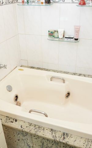 Casa à venda com 240m², 5 quartos e 2 vagas Casa à venda com 240m², 5 quartos e 2 vagasSuíte 1 - Banheiro