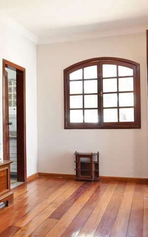 Casa à venda com 240m², 5 quartos e 2 vagas Casa à venda com 240m², 5 quartos e 2 vagasSuíte 3