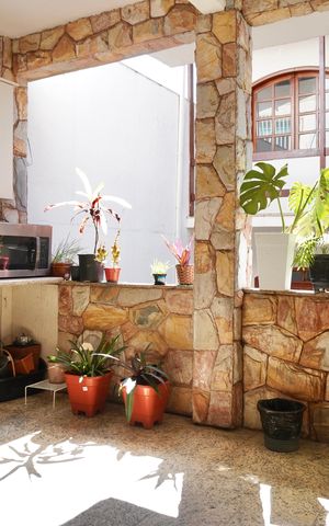 Casa à venda com 240m², 5 quartos e 2 vagas Casa à venda com 240m², 5 quartos e 2 vagasÁrea de Serviço