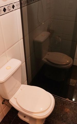 Casa à venda com 240m², 5 quartos e 2 vagas Casa à venda com 240m², 5 quartos e 2 vagasEdícula - Suíte Individual 2