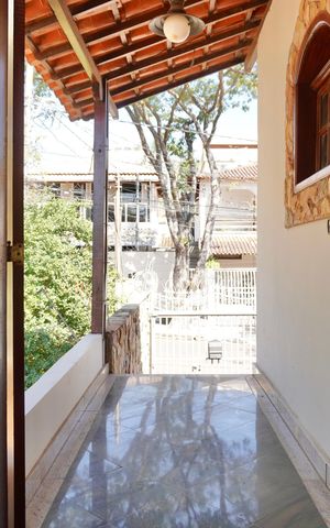 Casa à venda com 240m², 5 quartos e 2 vagas Casa à venda com 240m², 5 quartos e 2 vagasSuíte 3 - Varanda