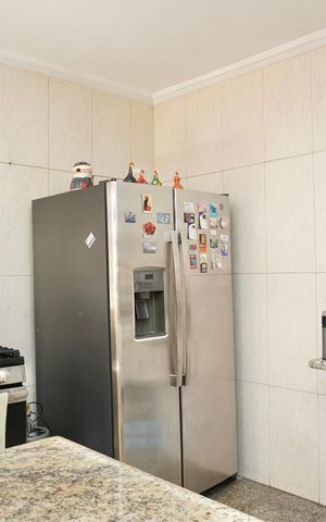 Casa à venda com 240m², 5 quartos e 2 vagas Casa à venda com 240m², 5 quartos e 2 vagasCozinha