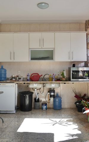 Casa à venda com 240m², 5 quartos e 2 vagas Casa à venda com 240m², 5 quartos e 2 vagasÁrea de Serviço