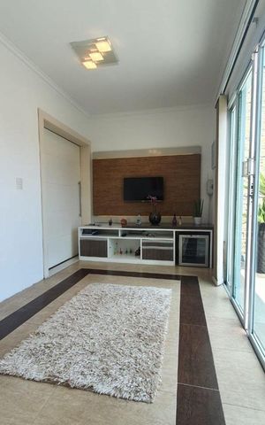 Casa à venda com 125m², 2 quartos e 2 vagas Casa à venda com 125m², 2 quartos e 2 vagasSala