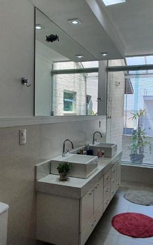 Casa à venda com 125m², 2 quartos e 2 vagas Casa à venda com 125m², 2 quartos e 2 vagasBanheiro