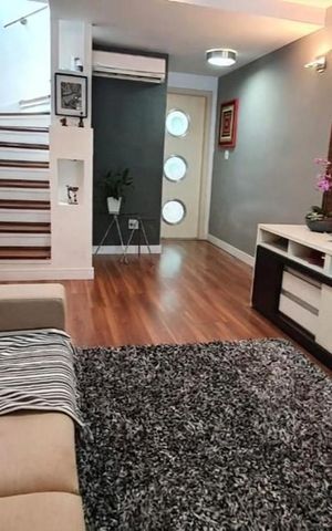Casa à venda com 125m², 2 quartos e 2 vagas Casa à venda com 125m², 2 quartos e 2 vagasSala
