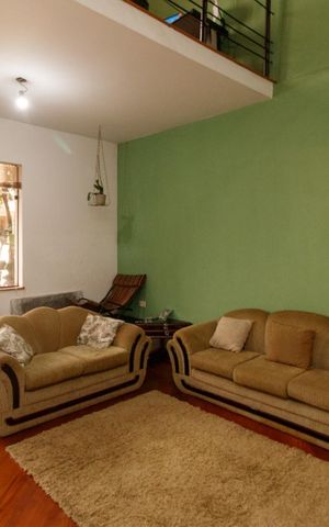 Casa à venda com 260m², 3 quartos e 2 vagas Casa à venda com 260m², 3 quartos e 2 vagasSala