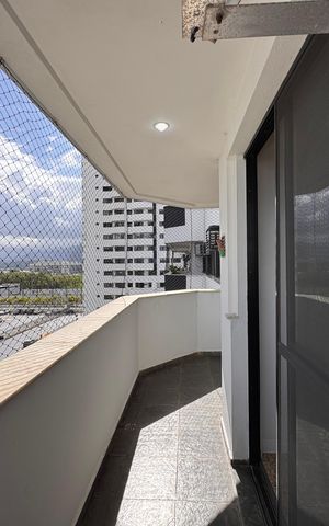 Apartamento à venda com 74m², 2 quartos e 1 vaga Apartamento à venda com 74m², 2 quartos e 1 vagaVaranda