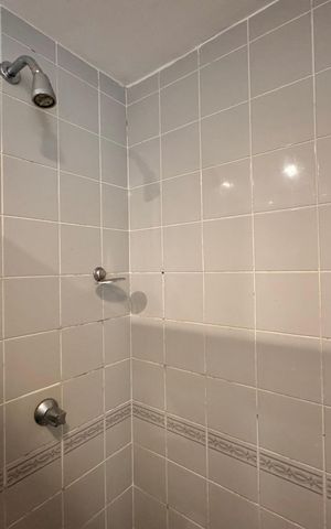 Apartamento à venda com 74m², 2 quartos e 1 vaga Apartamento à venda com 74m², 2 quartos e 1 vagaBanheiro Social