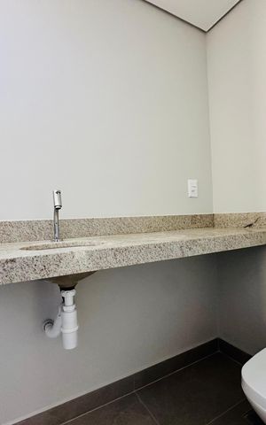 Apartamento à venda com 60m², 2 quartos e 2 vagasBanheiro da Suíte 2