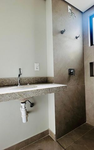 Apartamento à venda com 60m², 2 quartos e 2 vagas Apartamento à venda com 60m², 2 quartos e 2 vagasBanheiro da Suíte 1