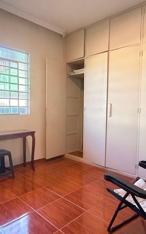 Casa à venda com 300m², 3 quartos e 3 vagas Casa à venda com 300m², 3 quartos e 3 vagasSuite