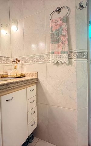 Casa à venda com 300m², 3 quartos e 3 vagas Casa à venda com 300m², 3 quartos e 3 vagasBanheiro
