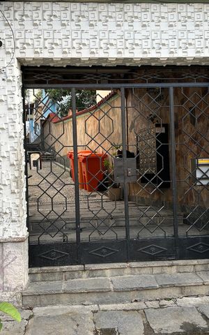 Casa de condomínio à venda com 186m², 4 quartos e sem vagaFachada 
