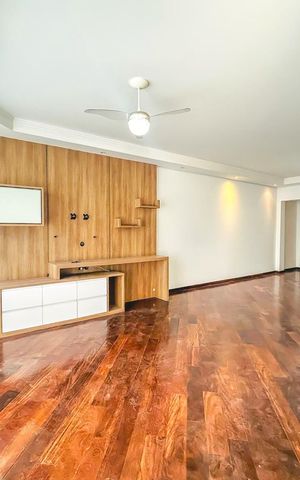 Casa à venda com 180m², 3 quartos e 2 vagas Casa à venda com 180m², 3 quartos e 2 vagasSala