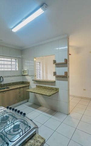 Casa à venda com 180m², 3 quartos e 2 vagas Casa à venda com 180m², 3 quartos e 2 vagasCozinha