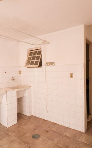 Casa à venda com 180m², 3 quartos e 2 vagas Casa à venda com 180m², 3 quartos e 2 vagasLavanderia