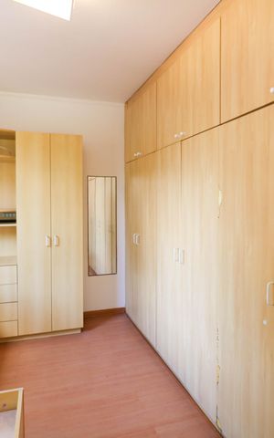 Casa à venda com 180m², 3 quartos e 2 vagas Casa à venda com 180m², 3 quartos e 2 vagasQuarto 1