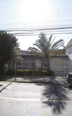 Casa à venda com 360m², 4 quartos e 4 vagasFachada