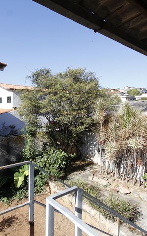Casa à venda com 360m², 4 quartos e 4 vagasQuintal