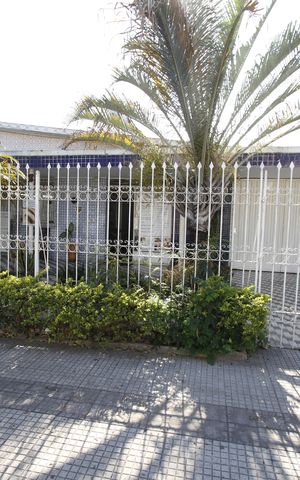 Casa à venda com 360m², 4 quartos e 4 vagasFachada