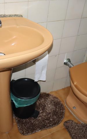 Casa à venda com 196m², 4 quartos e 3 vagasBanheiro social