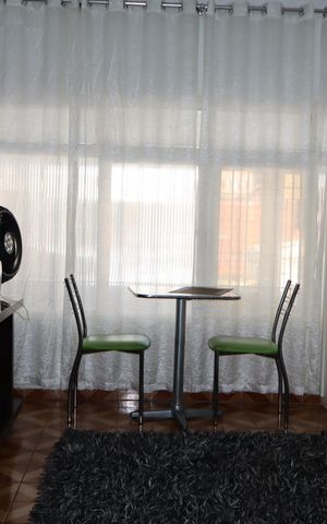 Casa à venda com 196m², 4 quartos e 3 vagasSala