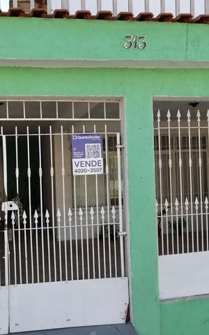 Casa à venda com 196m², 4 quartos e 3 vagasFachada 