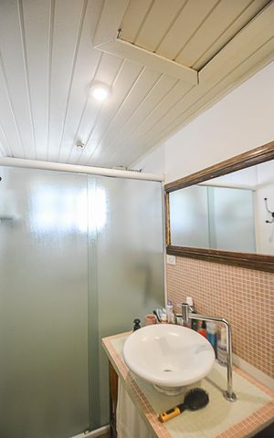 Casa à venda com 267m², 3 quartos e 3 vagas Casa à venda com 267m², 3 quartos e 3 vagasBanheiro da Suíte 2