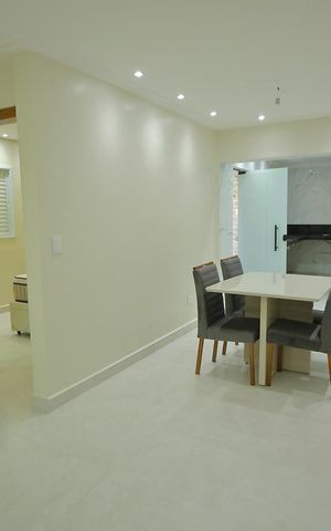 Casa à venda com 157m², 2 quartos e 2 vagasSala