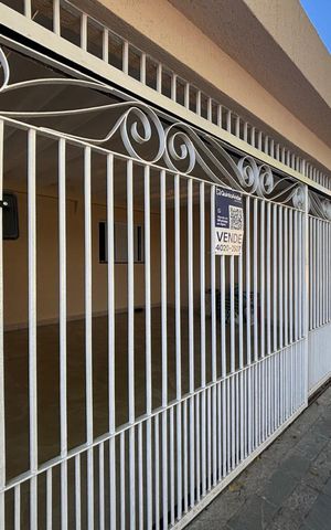 Casa à venda com 157m², 2 quartos e 2 vagasFachada