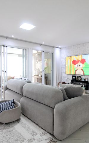 Apartamento à venda com 124m², 3 quartos e 2 vagas Apartamento à venda com 124m², 3 quartos e 2 vagasSala