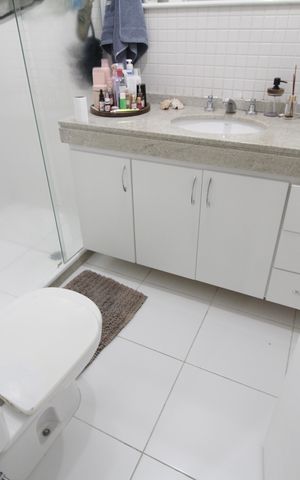 Apartamento à venda com 124m², 3 quartos e 2 vagas Apartamento à venda com 124m², 3 quartos e 2 vagasSuite 1 - Banheiro