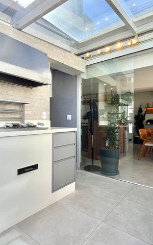Apartamento à venda com 116m², 2 quartos e 2 vagas Apartamento à venda com 116m², 2 quartos e 2 vagasVaranda