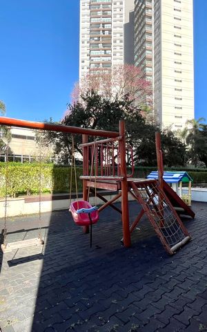 Apartamento à venda com 116m², 2 quartos e 2 vagas Apartamento à venda com 116m², 2 quartos e 2 vagasÁrea comum - Playground