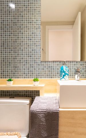 Apartamento à venda com 72m², 2 quartos e 1 vaga Apartamento à venda com 72m², 2 quartos e 1 vagaBanheiro Social