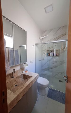 Casa à venda com 210m², 3 quartos e 2 vagas Casa à venda com 210m², 3 quartos e 2 vagasBanheiro