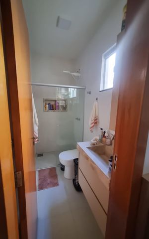 Casa à venda com 210m², 3 quartos e 2 vagas Casa à venda com 210m², 3 quartos e 2 vagasBanheiro