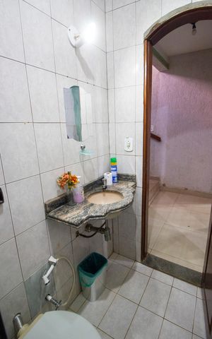 Casa de condomínio à venda com 312m², 4 quartos e 4 vagasBanheiro