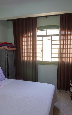 Casa de condomínio à venda com 312m², 4 quartos e 4 vagasQuarto