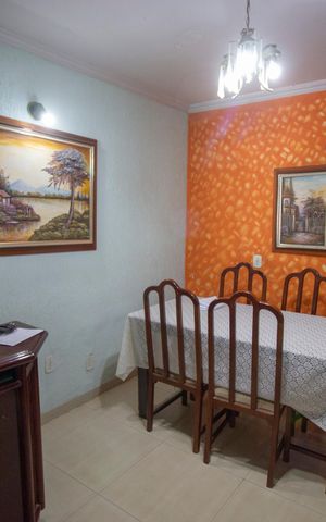 Casa de condomínio à venda com 312m², 4 quartos e 4 vagasSala