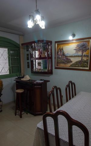 Casa de condomínio à venda com 312m², 4 quartos e 4 vagasSala
