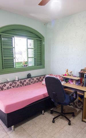 Casa de condomínio à venda com 312m², 4 quartos e 4 vagasQuarto