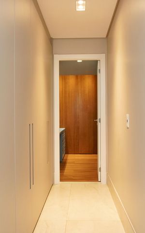 Apartamento para alugar com 141m², 2 quartos e 4 vagas Apartamento para alugar com 141m², 2 quartos e 4 vagasCorredor