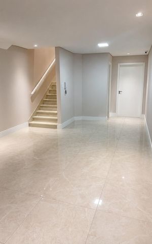 Apartamento à venda com 124m², 3 quartos e sem vaga Apartamento à venda com 124m², 3 quartos e sem vagaSala