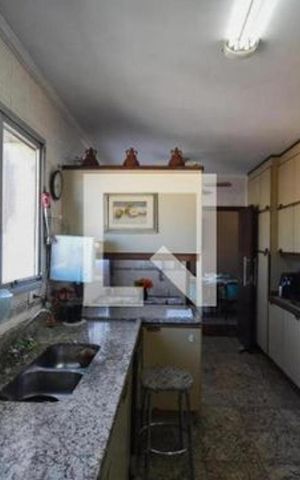 Apartamento à venda com 340m², 4 quartos e 4 vagas Apartamento à venda com 340m², 4 quartos e 4 vagasCozinha