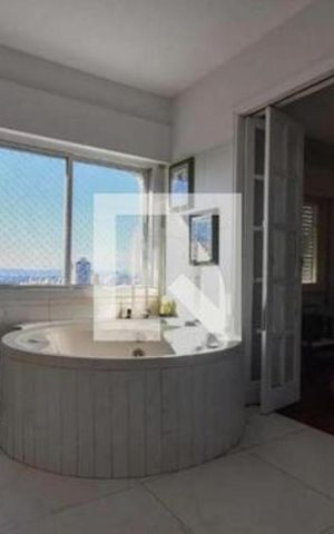 Apartamento à venda com 340m², 4 quartos e 4 vagas Apartamento à venda com 340m², 4 quartos e 4 vagasBanheiro