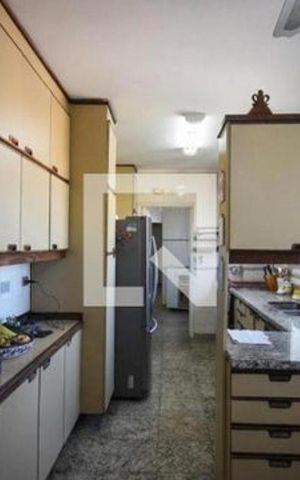 Apartamento à venda com 340m², 4 quartos e 4 vagas Apartamento à venda com 340m², 4 quartos e 4 vagasCozinha
